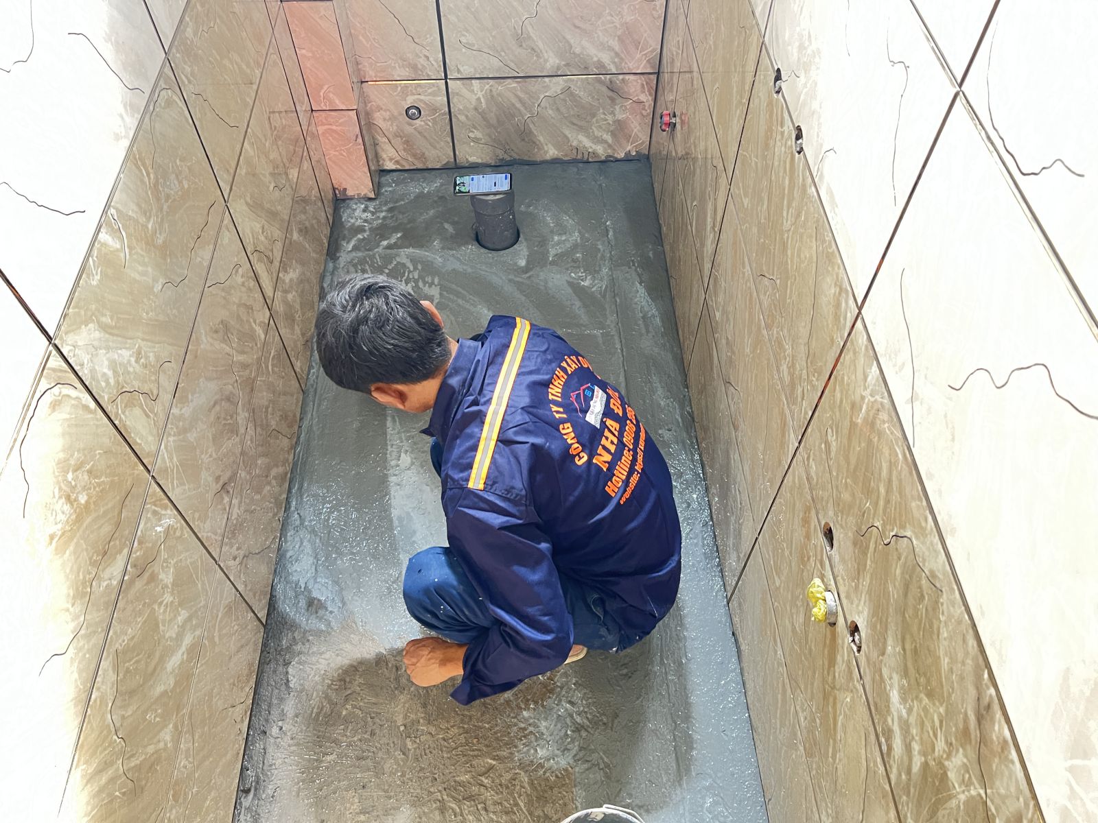 Cách nhận biết nhà vệ sinh bị thấm nước